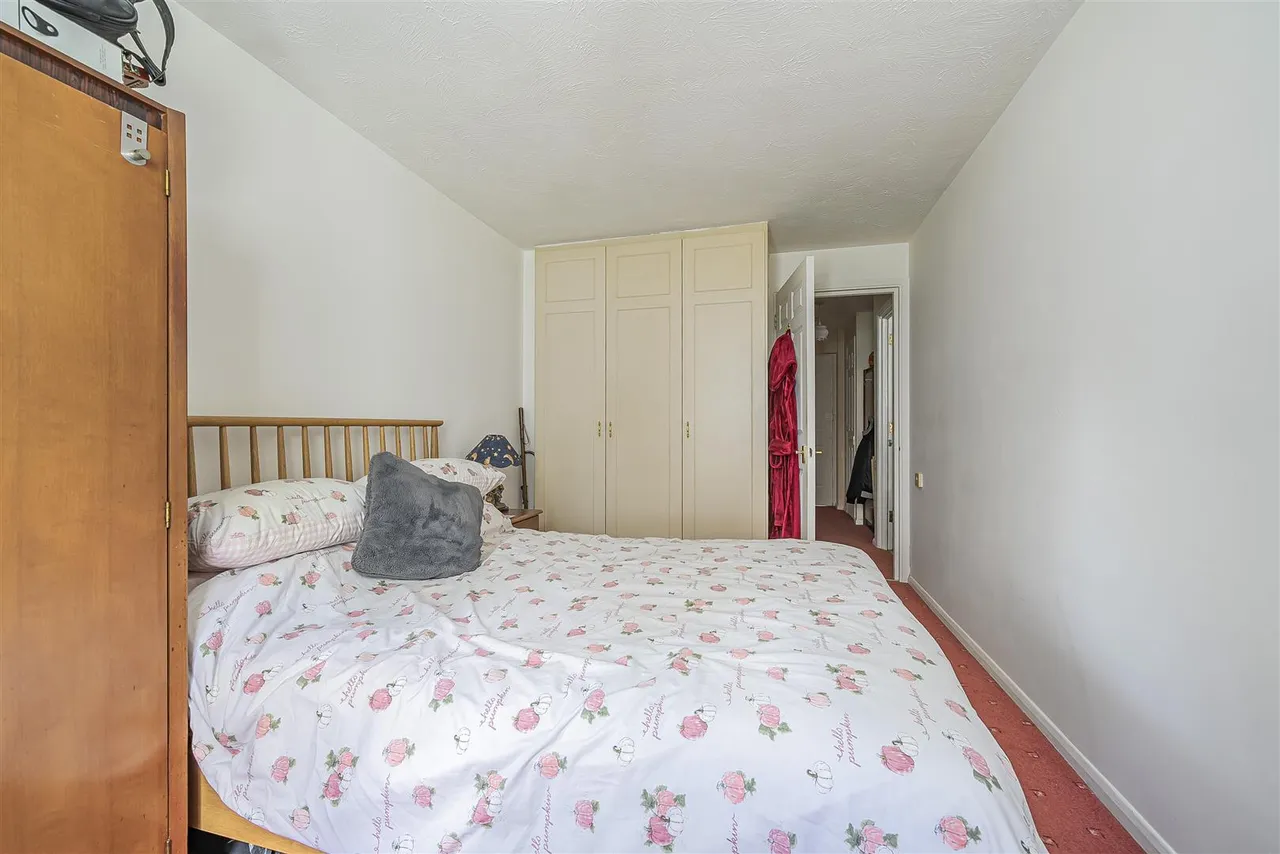 Furzehill Road, Borehamwood, WD6, photo 9