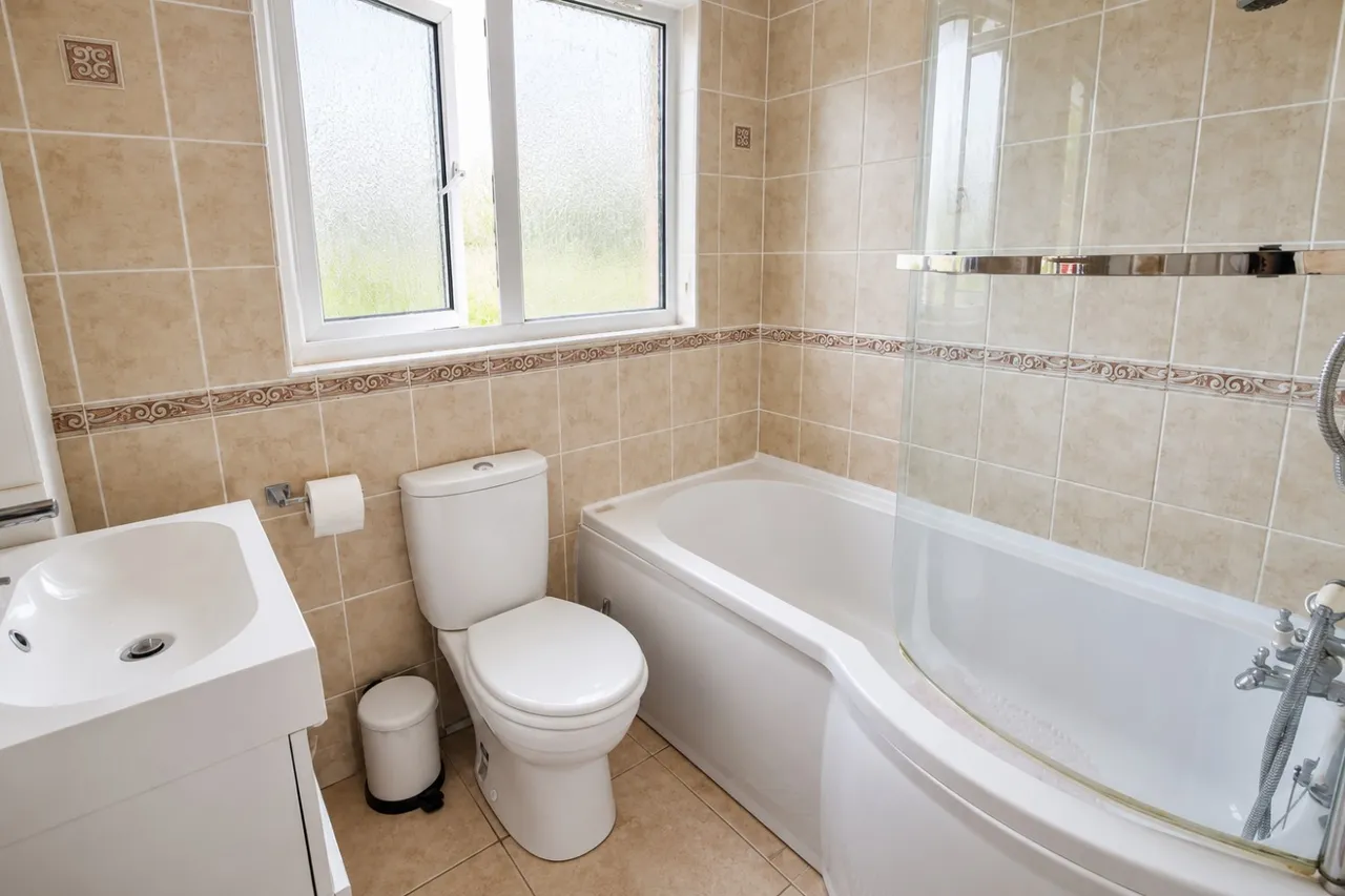 Chillerton, Netley Abbey, SO31, photo 13