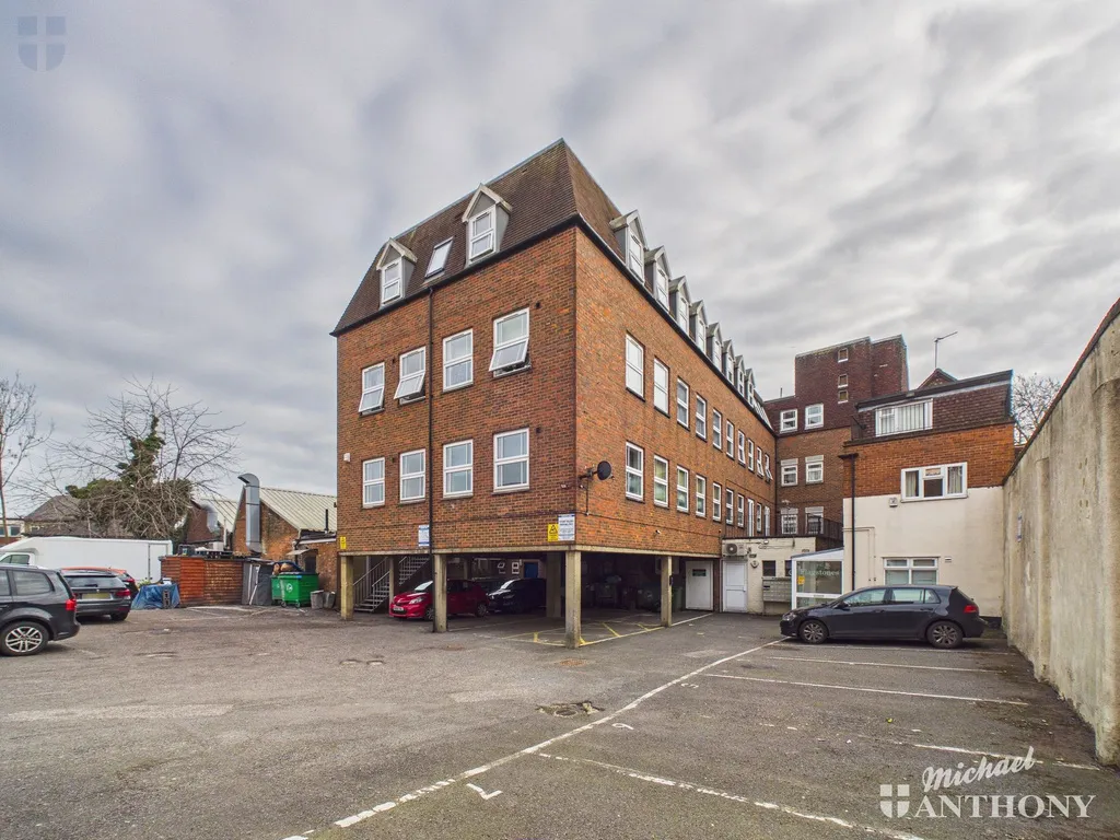 Flagstones, Aylesbury, 5 Granville Place, HP20 2JS, photo 10