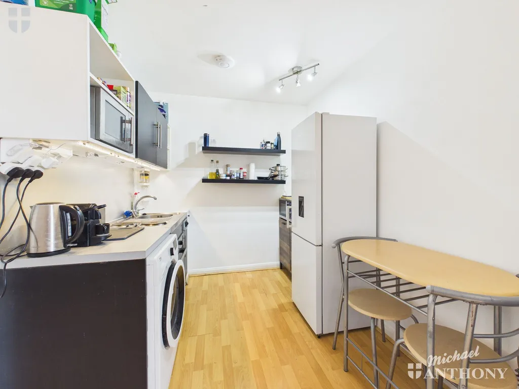 Flagstones, Aylesbury, 5 Granville Place, HP20 2JS, photo 2
