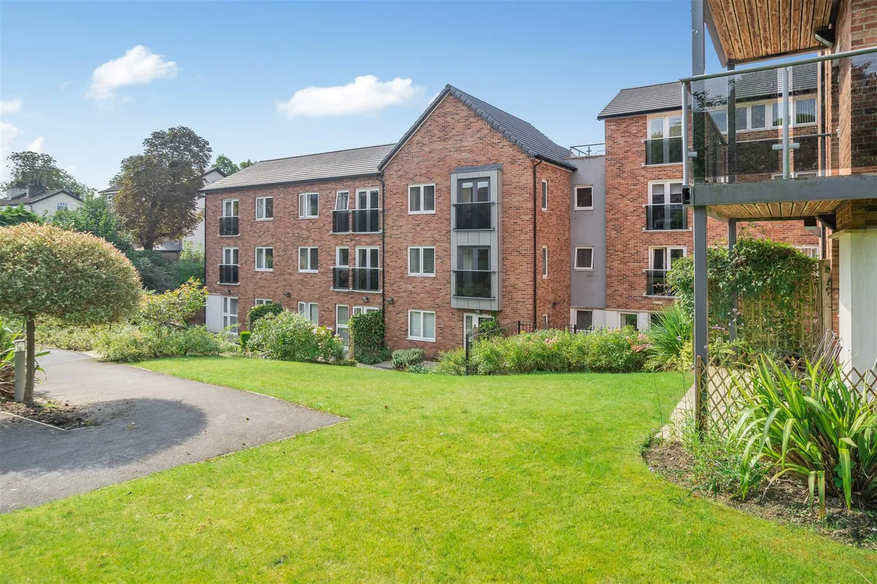 1 bed flat for sale, Monton Road, Monton, M30