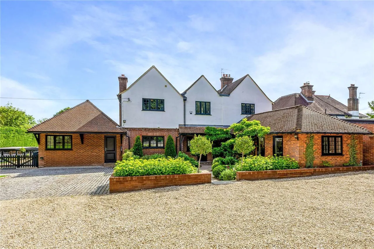 Windsor Lane, Little Kingshill, Great Missenden, Buckinghamshire, HP16 0DL, photo 2