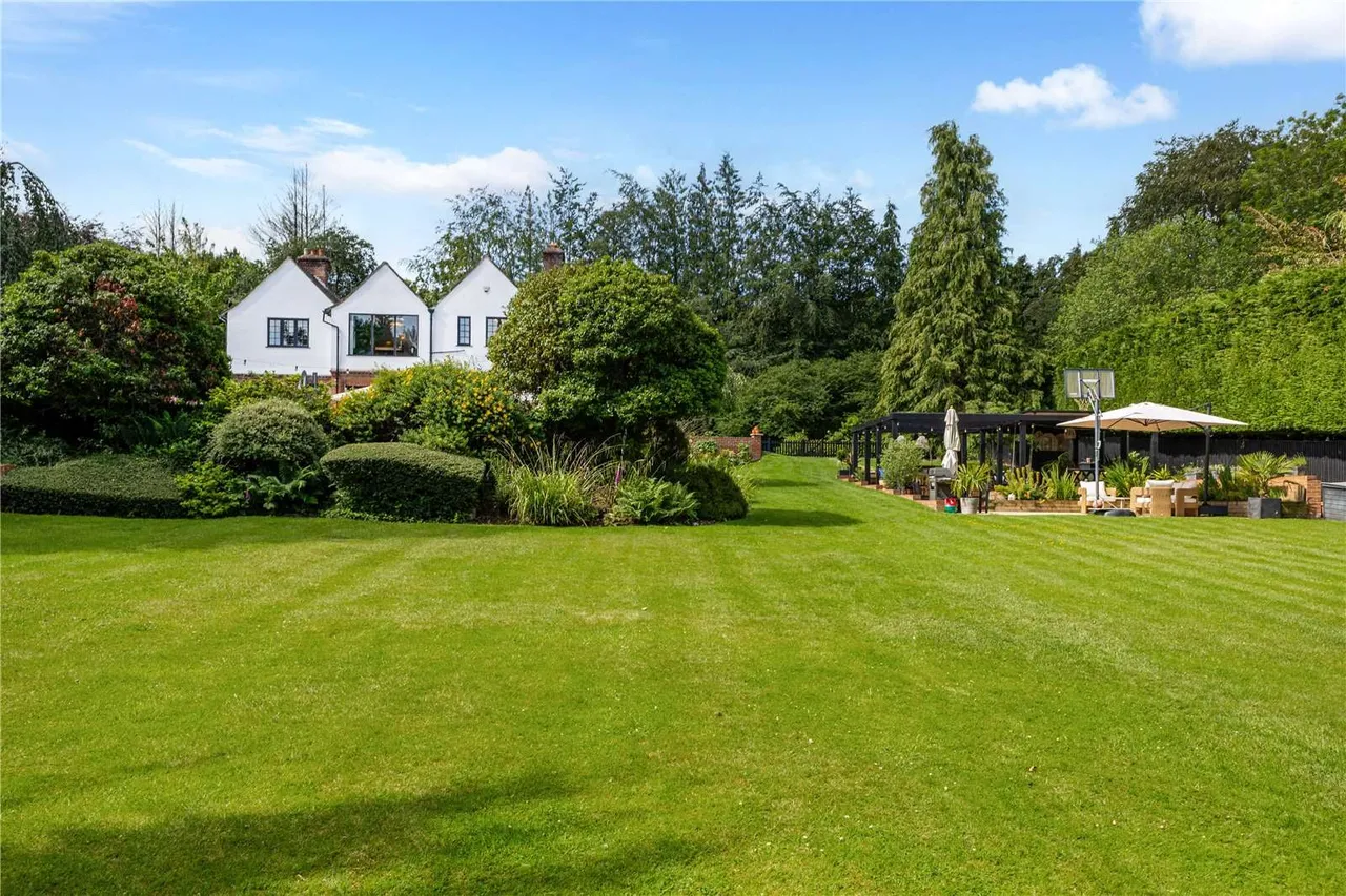Windsor Lane, Little Kingshill, Great Missenden, Buckinghamshire, HP16 0DL, photo 9