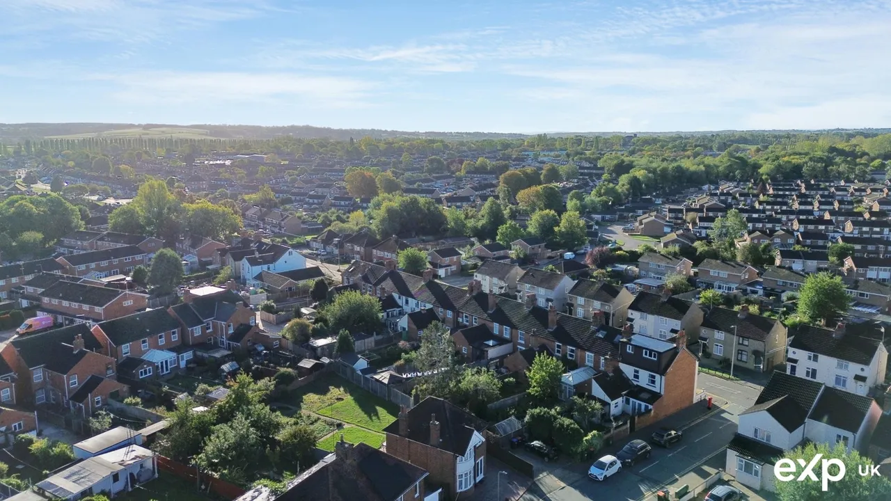 Clifford Avenue, Bletchley, MK2, photo 18