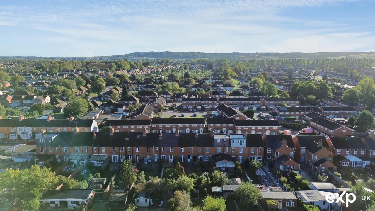 Clifford Avenue, Bletchley, MK2, photo 17