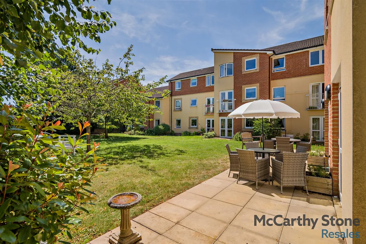 Station Road, Worle, BS22, photo 11