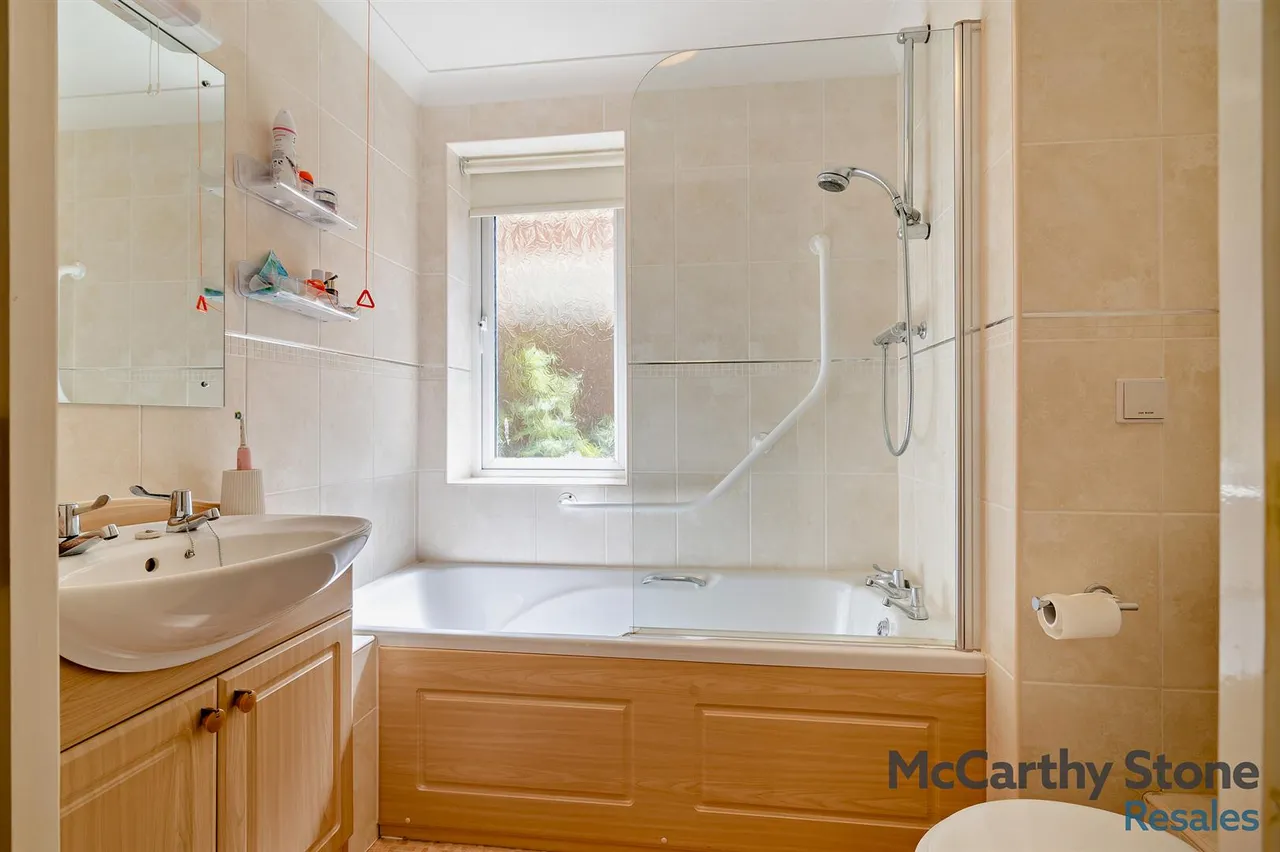 Station Road, Worle, BS22, photo 6