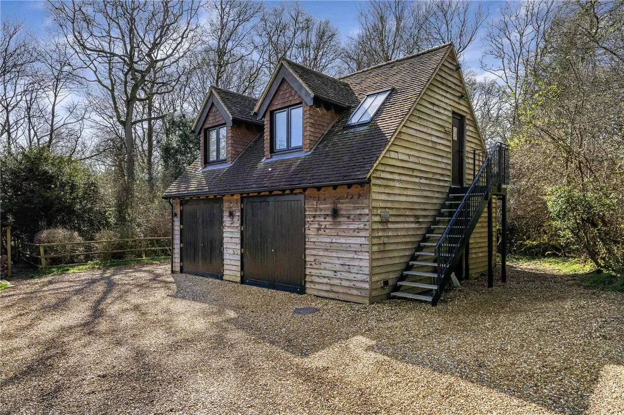 Moor Common, Lane End, HP14, photo 15