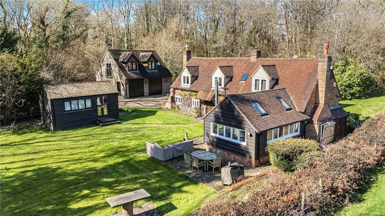 5 bed house for sale, Moor Common, Lane End, HP14