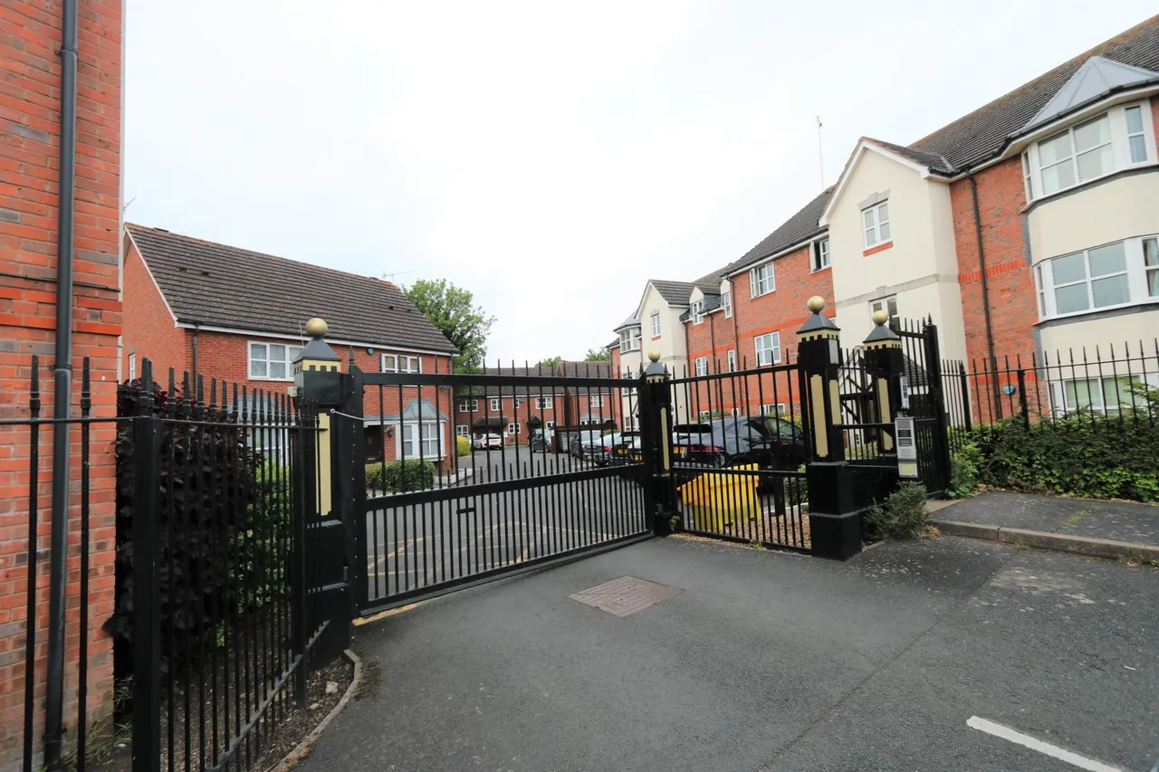 Birch End, All Saints Road, Warwick, CV34, photo 10
