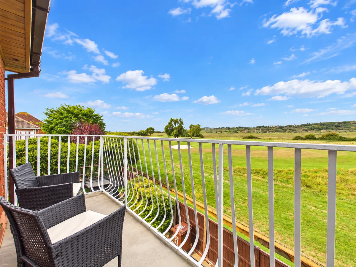 Ameland Road, Canvey Island, SS8, photo 3