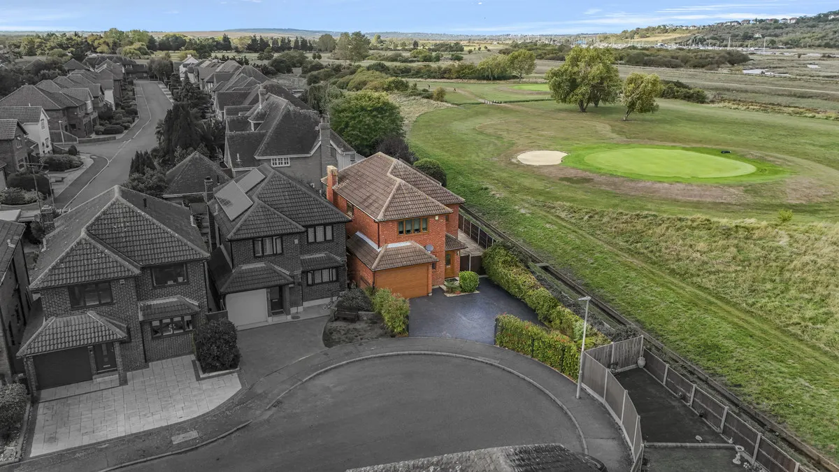 4 bed property for sale, Ameland Road, Canvey Island, SS8