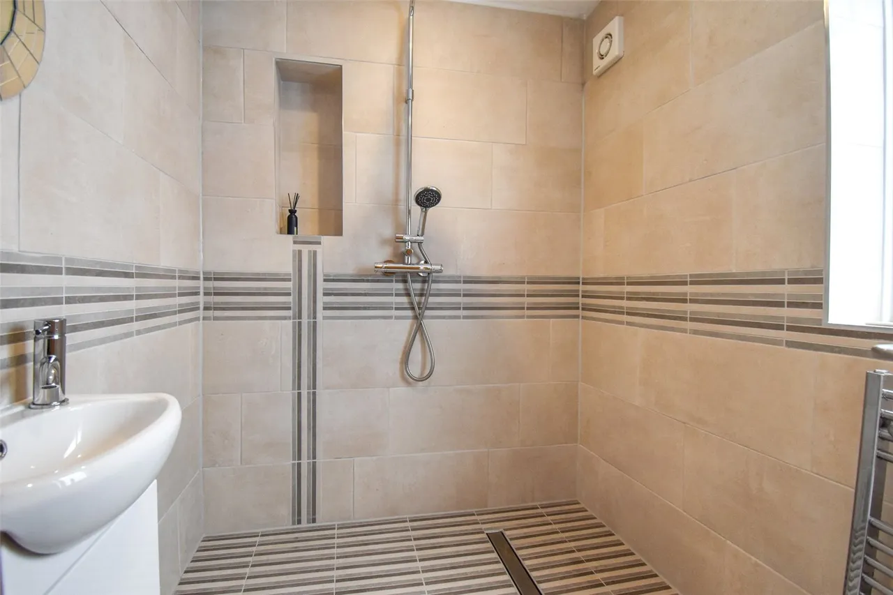 Boxalls Grove, Aldershot, Hampshire, GU11 3QS, photo 11