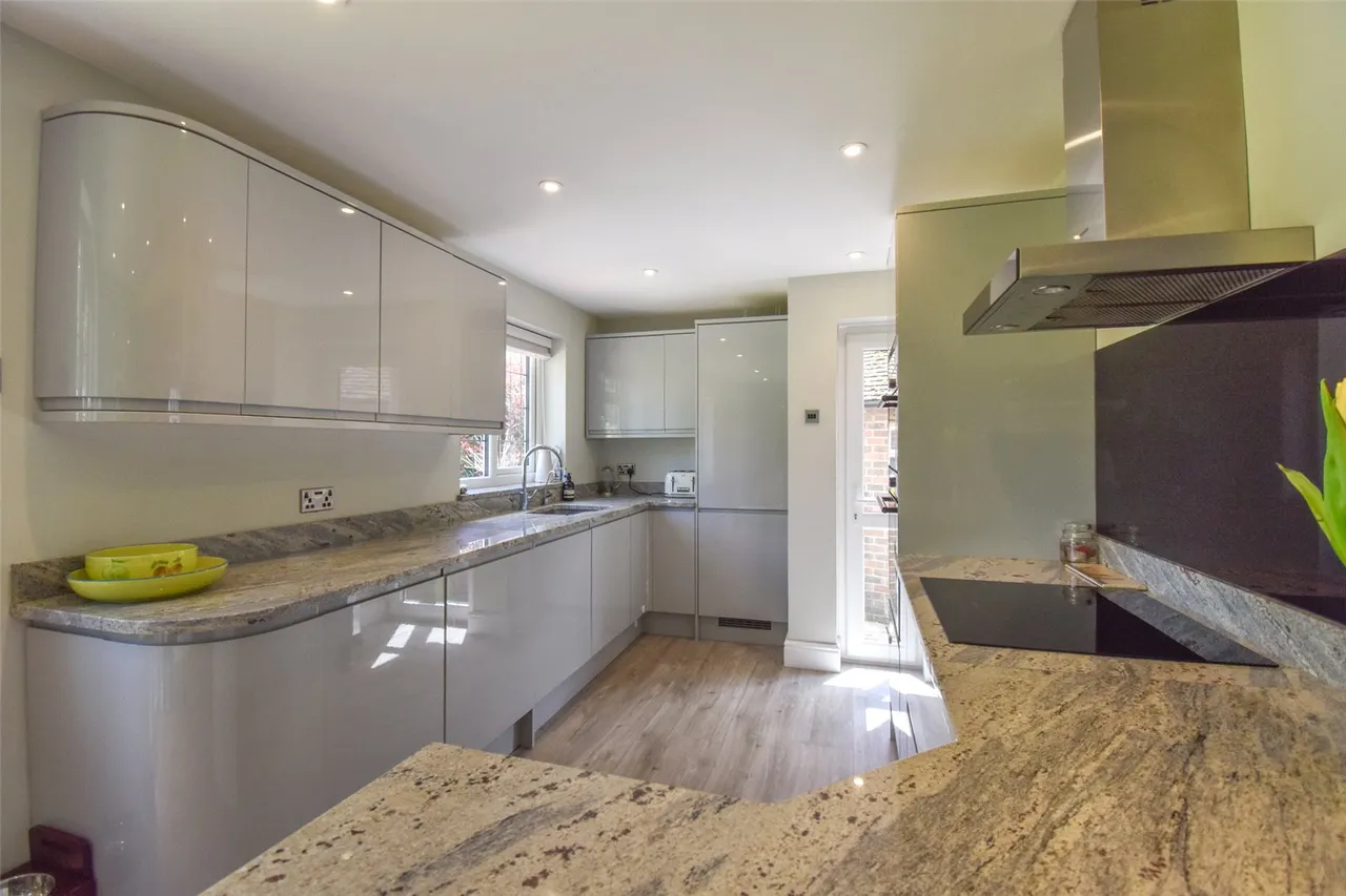 Boxalls Grove, Aldershot, Hampshire, GU11 3QS, photo 5