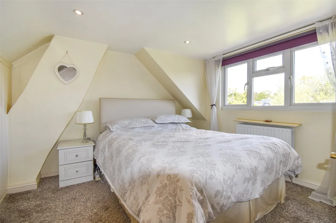 Boxalls Grove, Aldershot, Hampshire, GU11 3QS, photo 10
