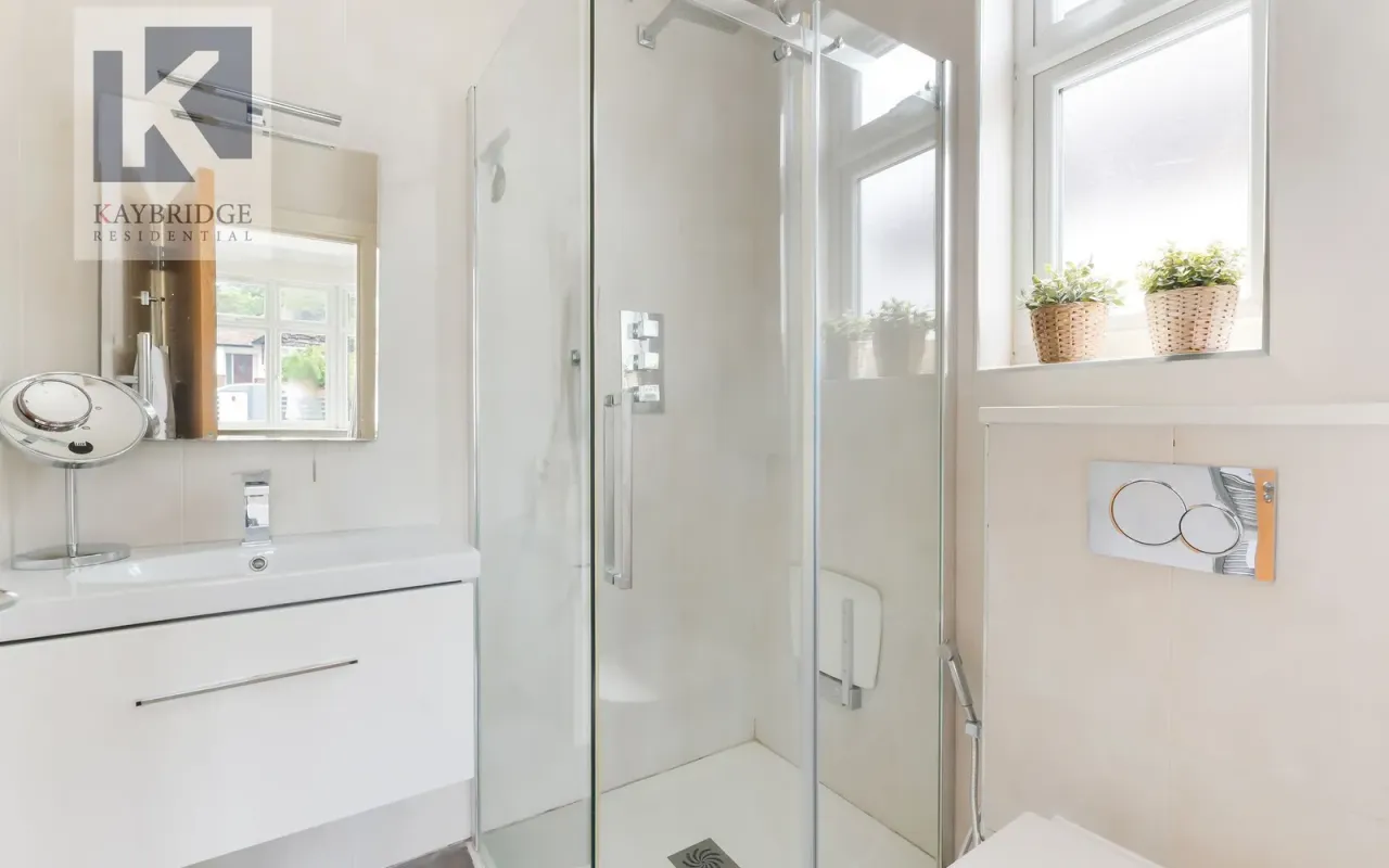 The Warren, Worcester Park, KT4, photo 12