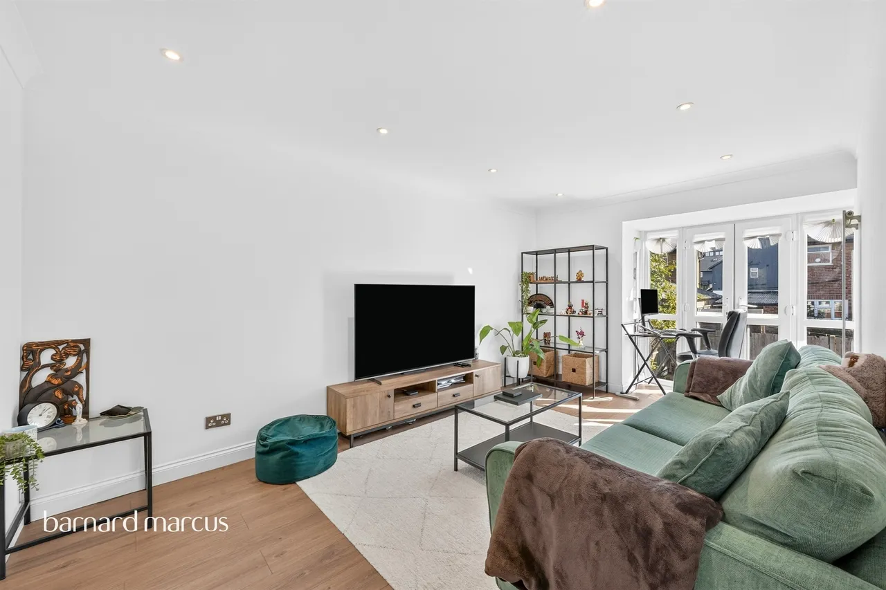 Farriers Road, Epsom, KT17, photo 3