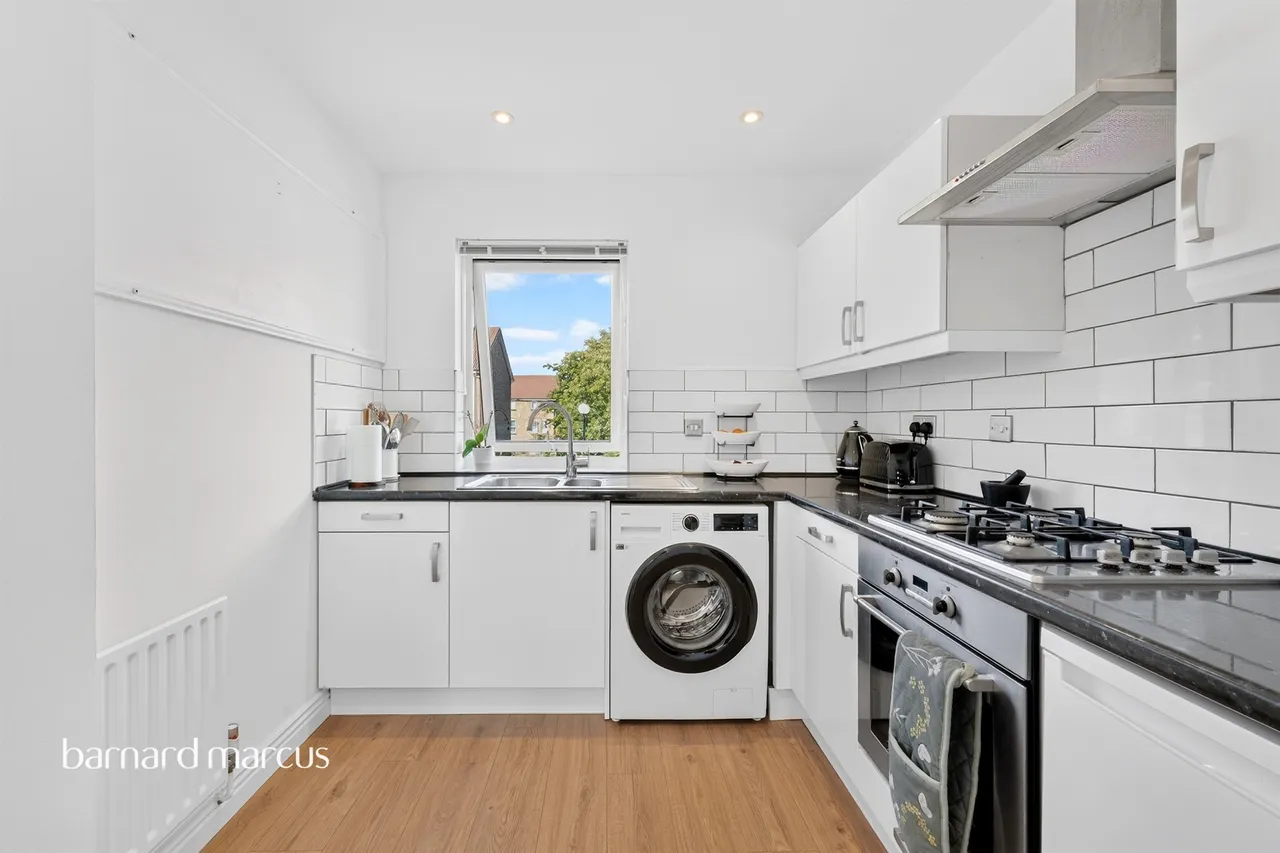 Farriers Road, Epsom, KT17, photo 5