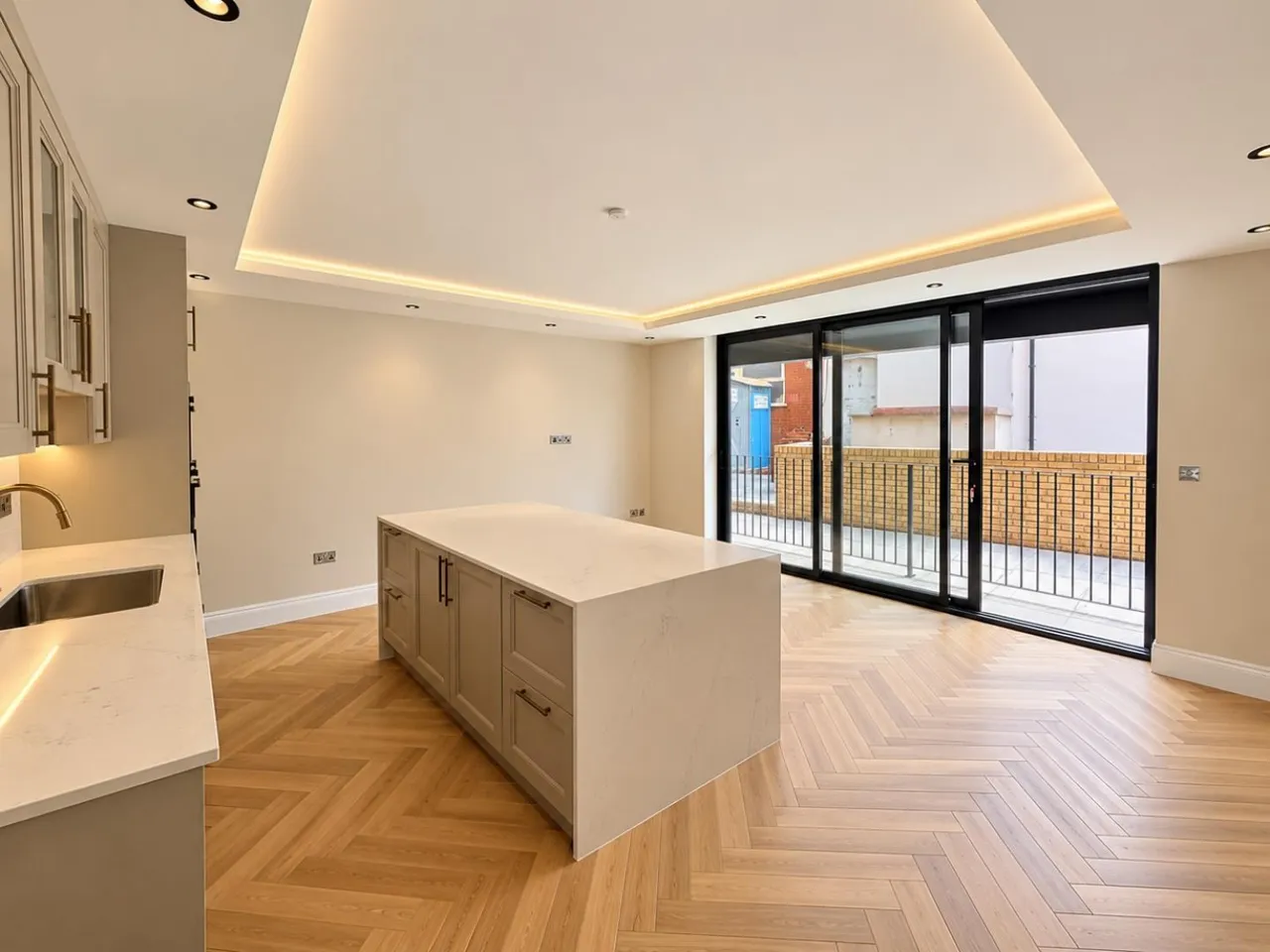 Hazelwood Avenue, Morden, SM4, photo 2