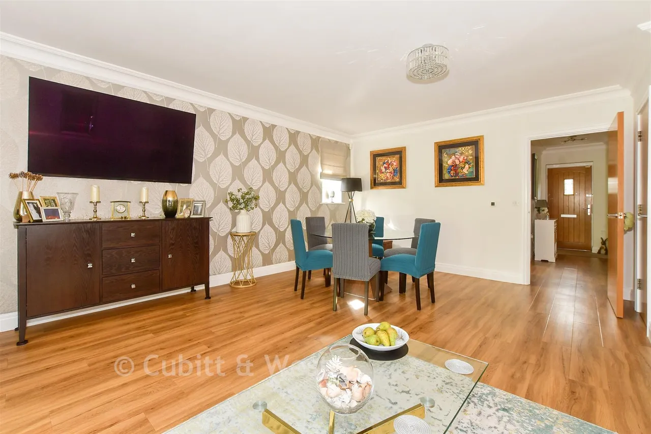 Westhill Close, Burgess Hill, RH15, photo 3