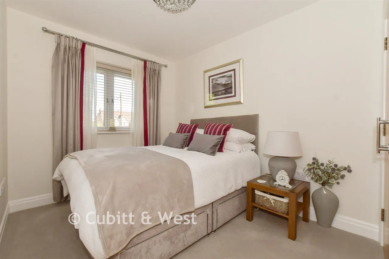 Westhill Close, Burgess Hill, RH15, photo 11