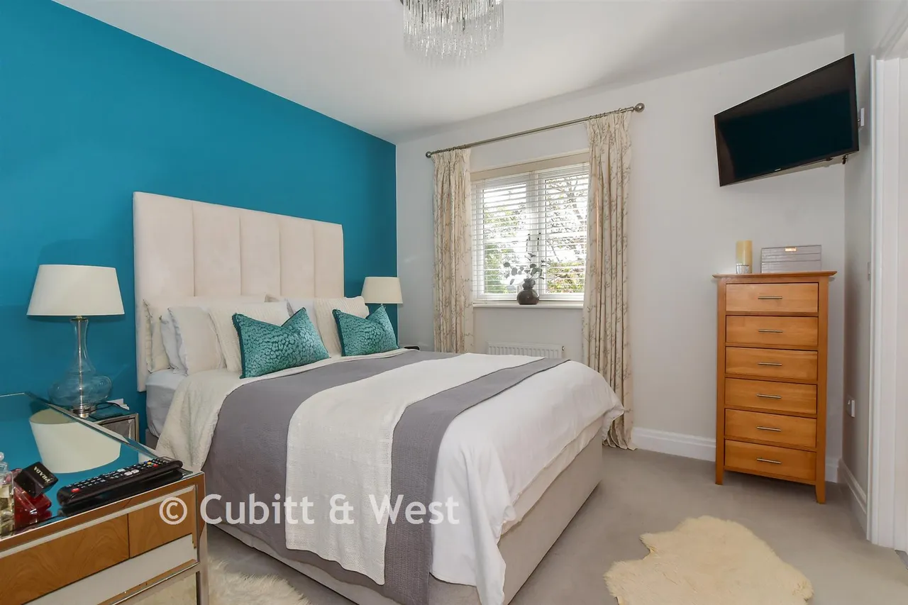 Westhill Close, Burgess Hill, RH15, photo 7
