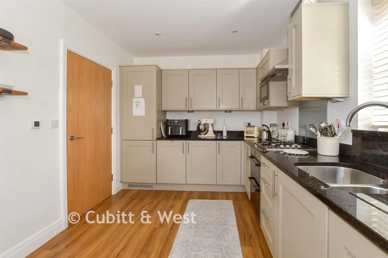 Westhill Close, Burgess Hill, RH15, photo 5