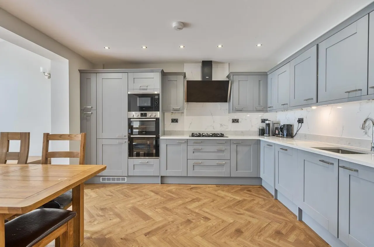 Winkworth Road, Banstead, SM7 2QT, photo 2