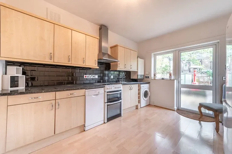 Hoveden Road, London, NW2 3XE, photo 2