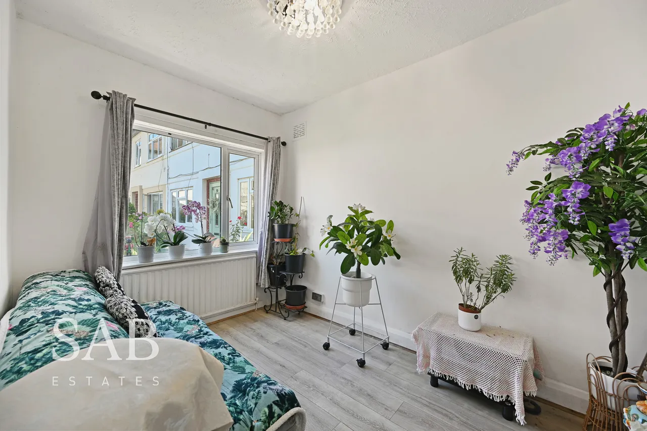 Greenway Gardens, Greenford, UB6, photo 4