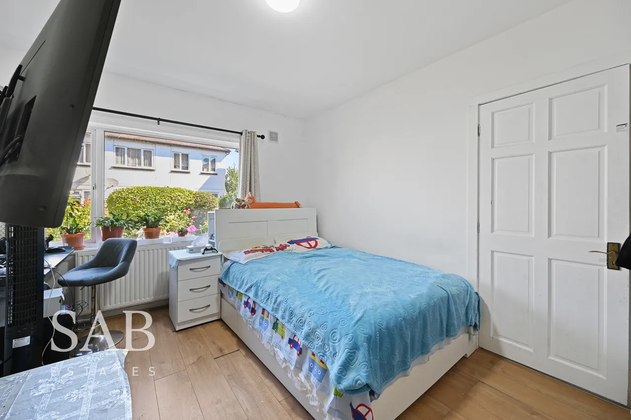 Greenway Gardens, Greenford, UB6, photo 6