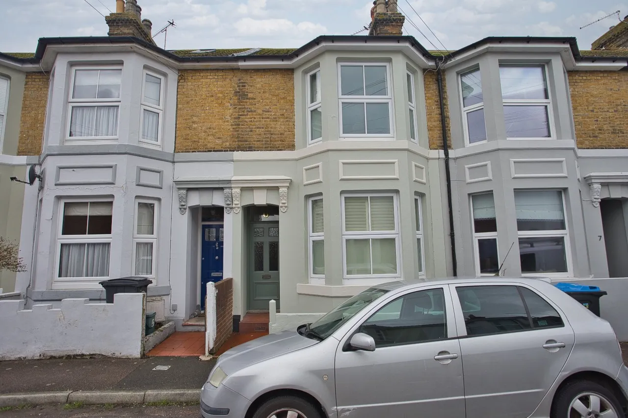 3 bed house for sale, Northcote Road, Deal, CT14