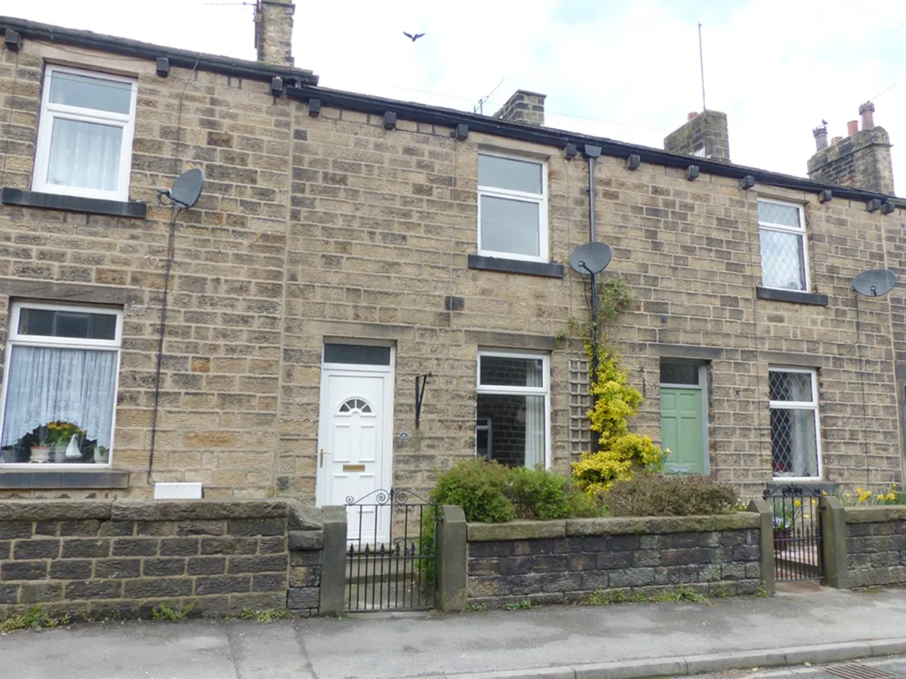 2 bed house to rent, Victoria Street, Sutton-in-Craven, BD20