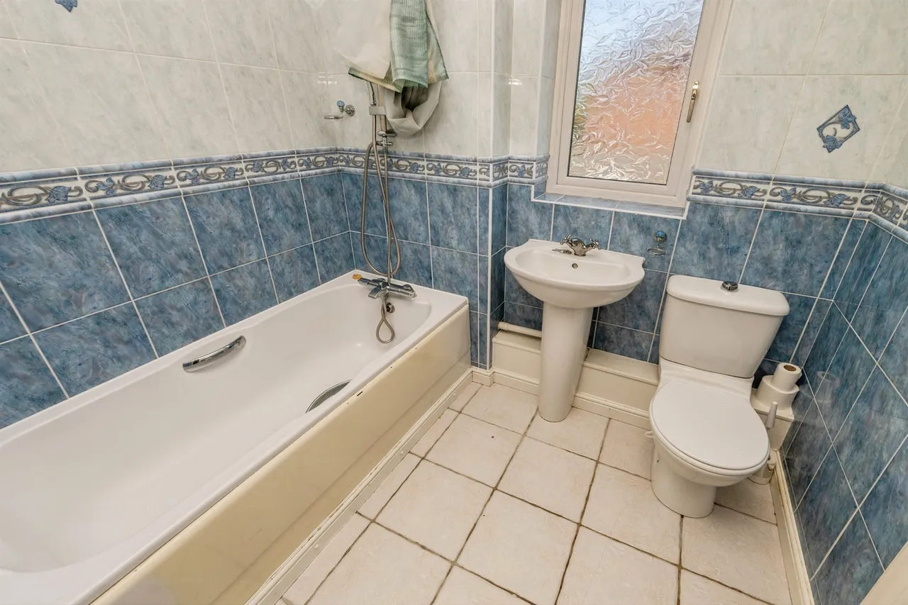 Stratford Gardens, Bromsgrove, B60, photo 4