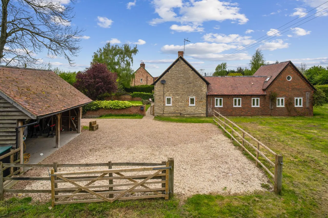 Station Road, Offenham - Worcestershire, WR11, photo 4