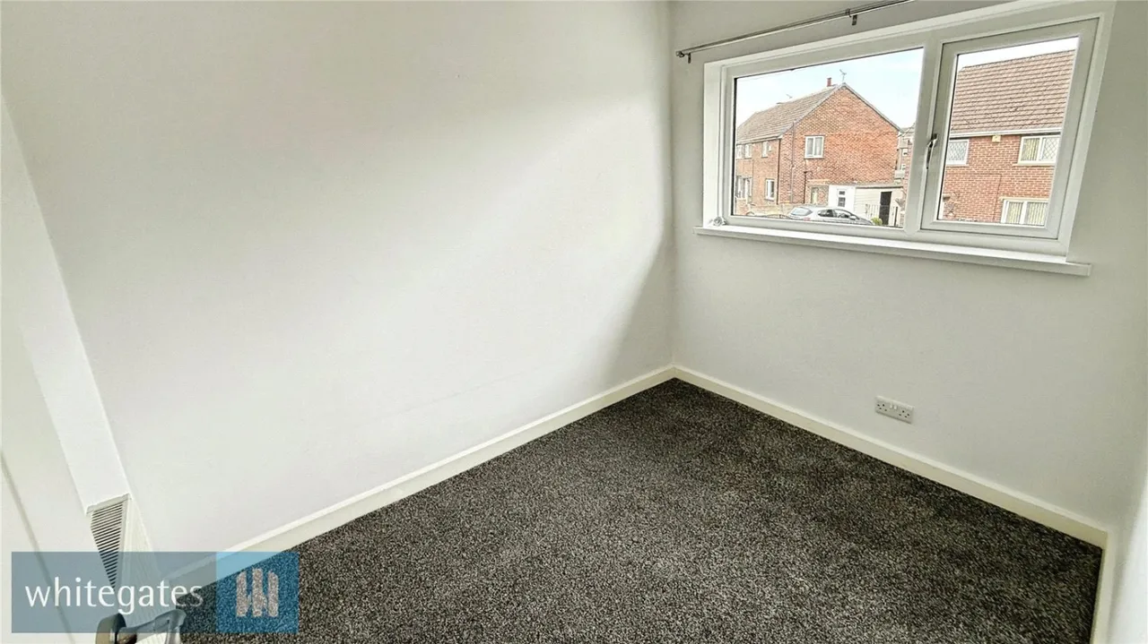 South Crescent, Dodworth, S75, photo 11
