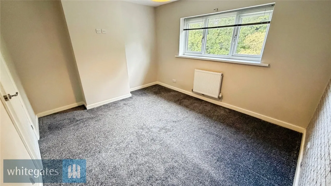 South Crescent, Dodworth, S75, photo 9