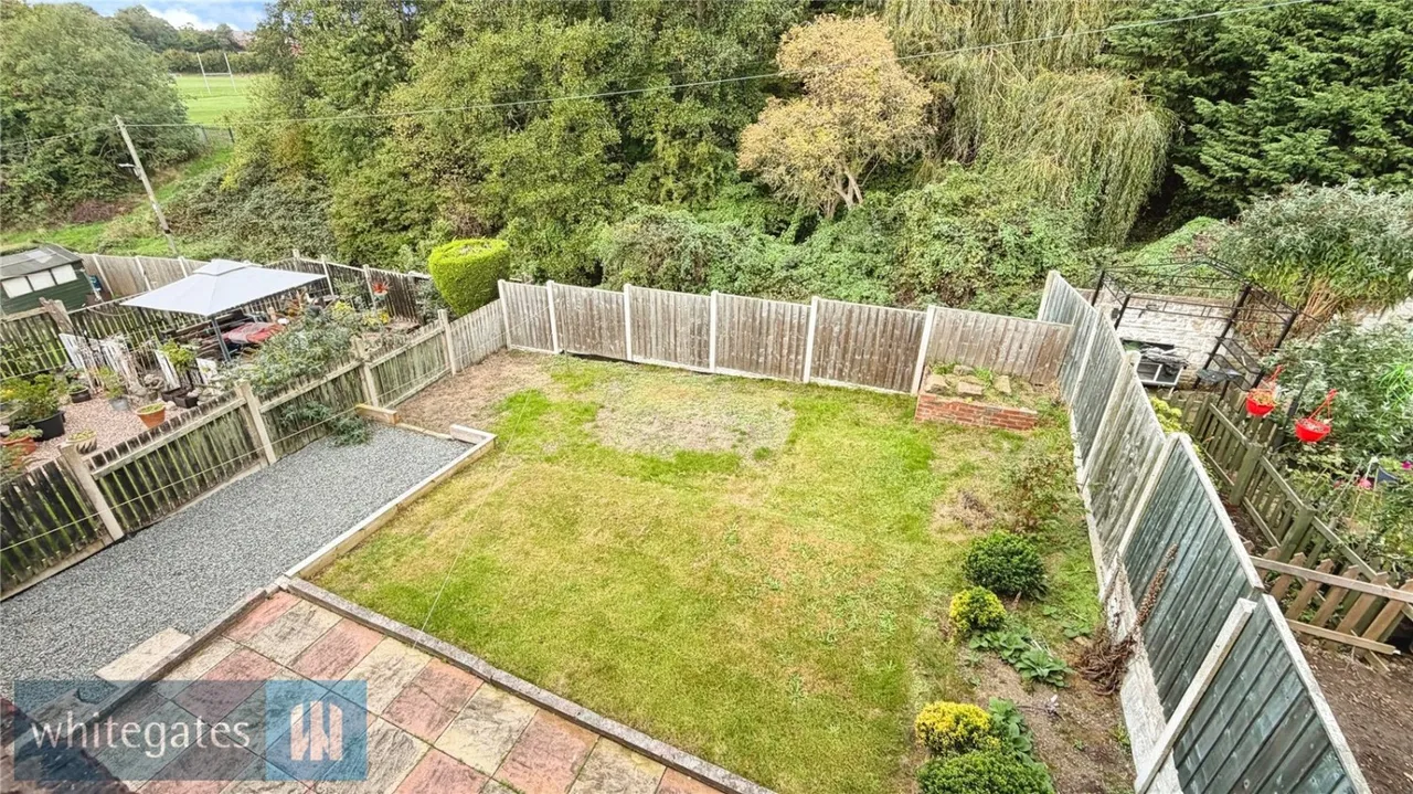 South Crescent, Dodworth, S75, photo 12