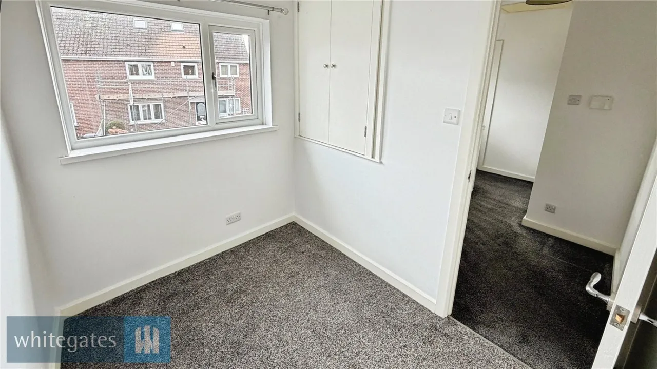 South Crescent, Dodworth, S75, photo 19