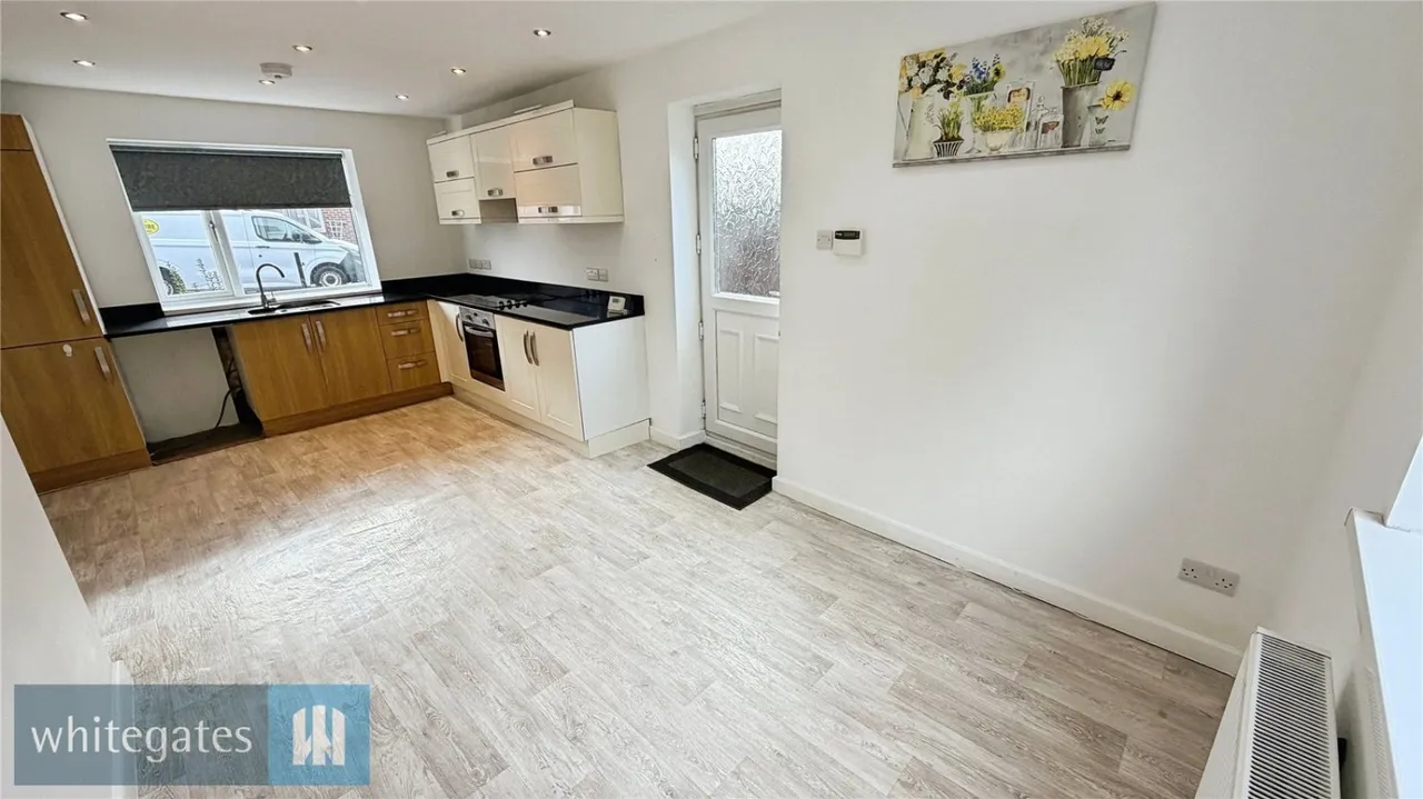 South Crescent, Dodworth, S75, photo 4