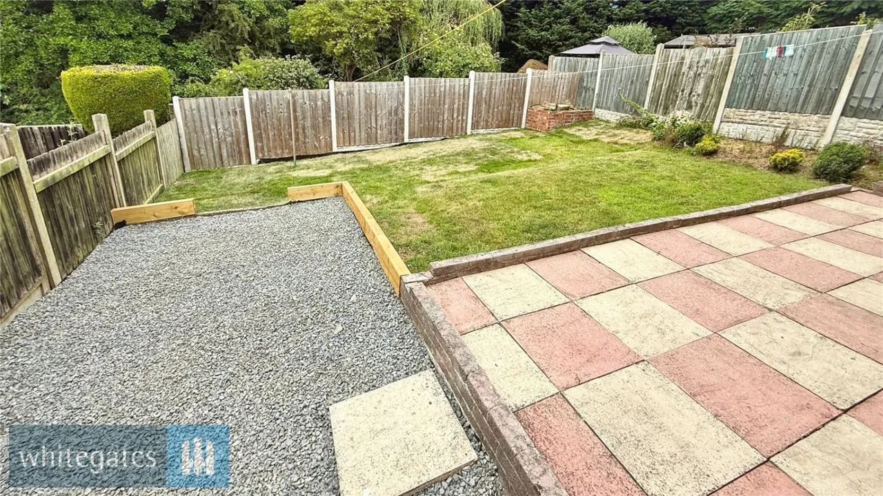 South Crescent, Dodworth, S75, photo 22