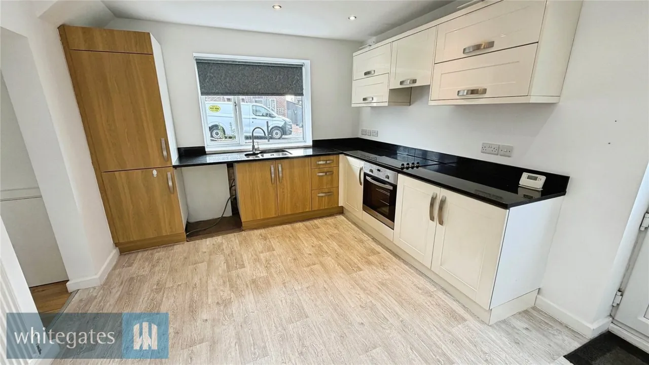 South Crescent, Dodworth, S75, photo 7