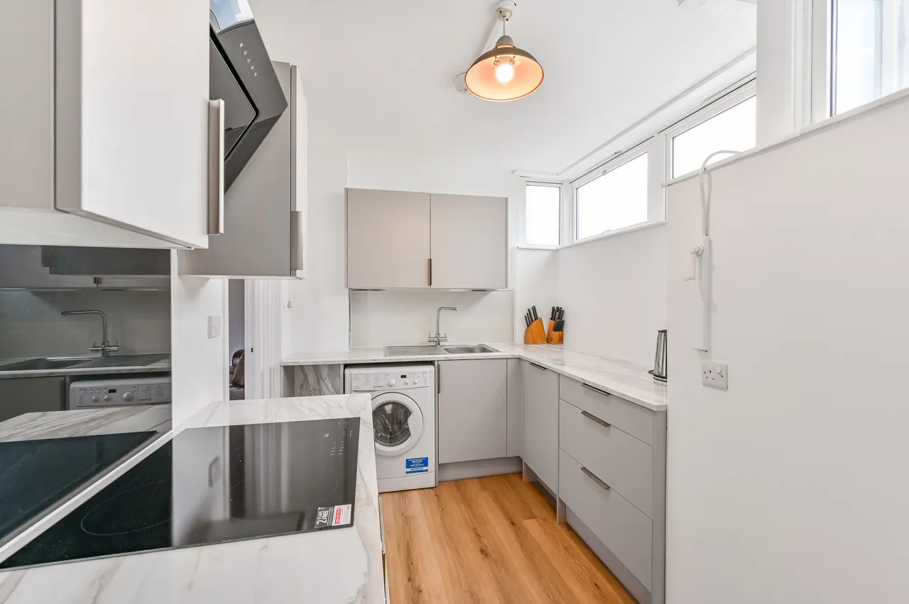 Flat 23, Winter Garden House, 2 Macklin Street, London, photo 5