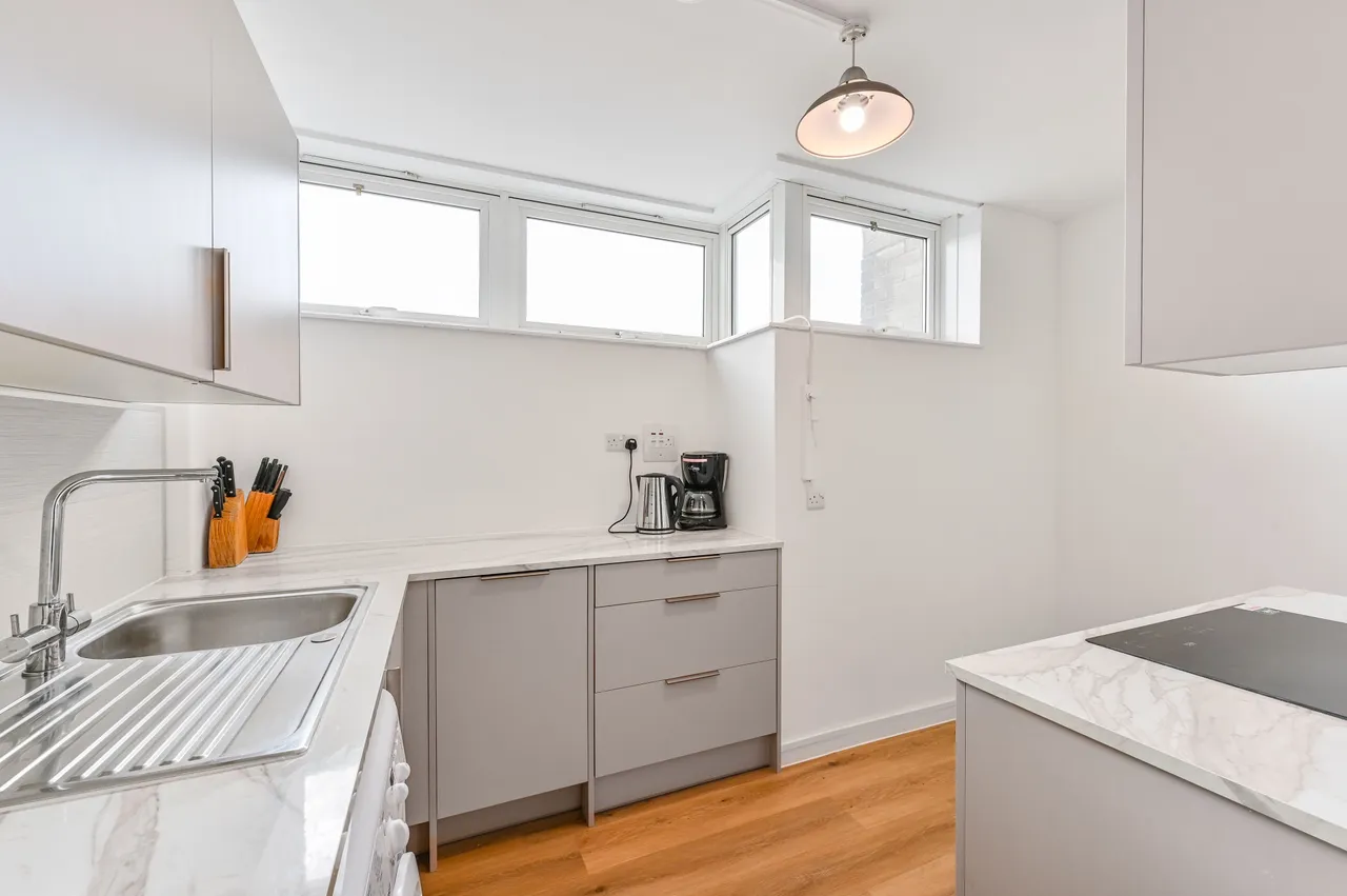 Flat 23, Winter Garden House, 2 Macklin Street, London, photo 2
