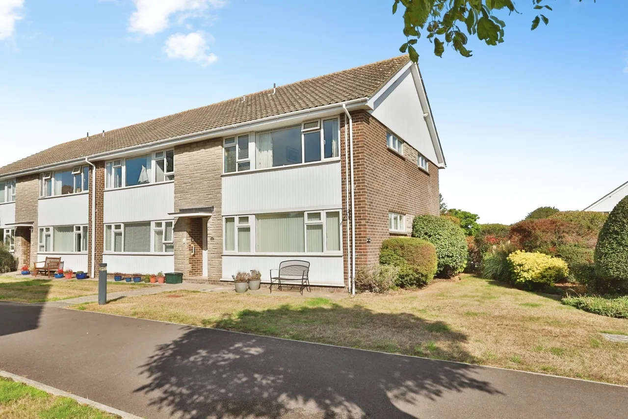 1 bed flat for sale, Bure Park, Christchurch, BH23