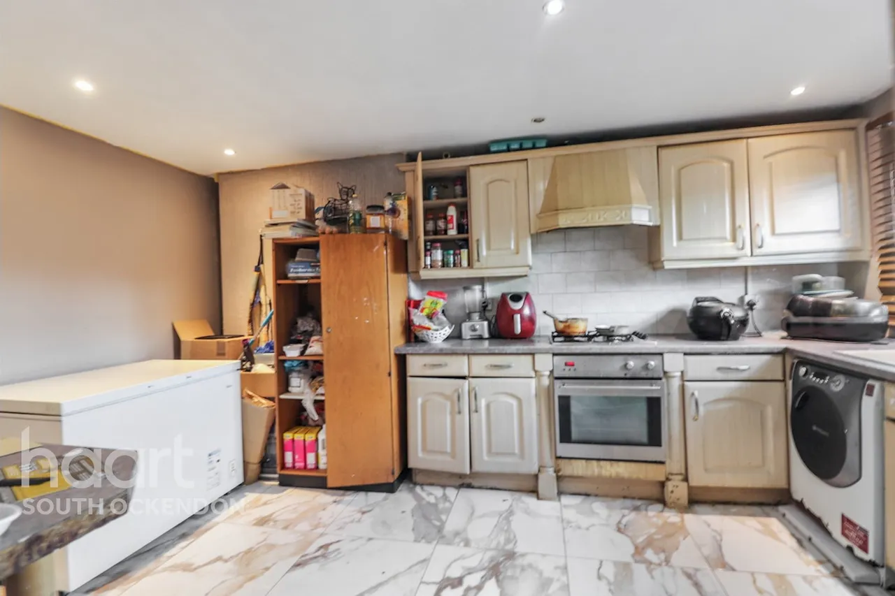 Foxglove Road, South Ockendon, RM15, photo 3