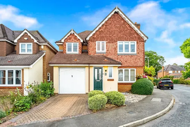 4 bed house for sale — Harts Grove, Woodford Green, IG8
