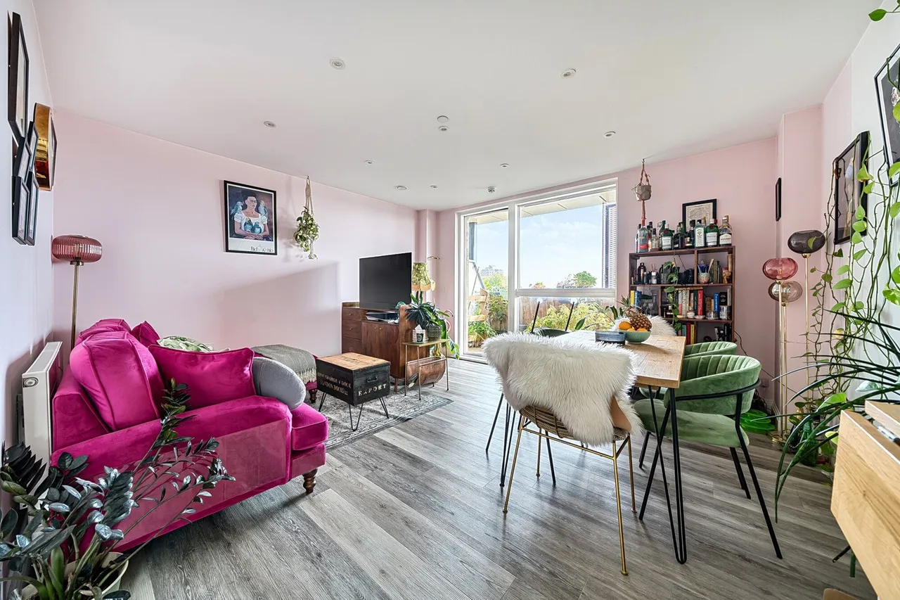 2 bed flat for sale — Scena Way, SE5