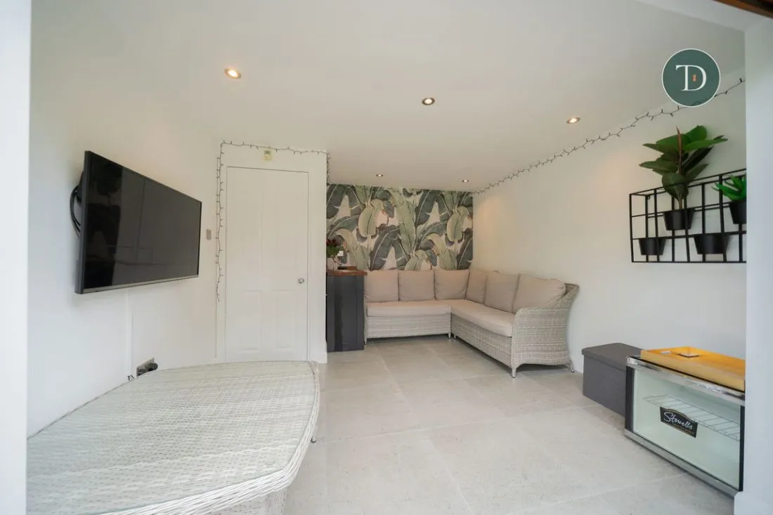 Chester Road, Whitby, CH65 6SB, photo 21