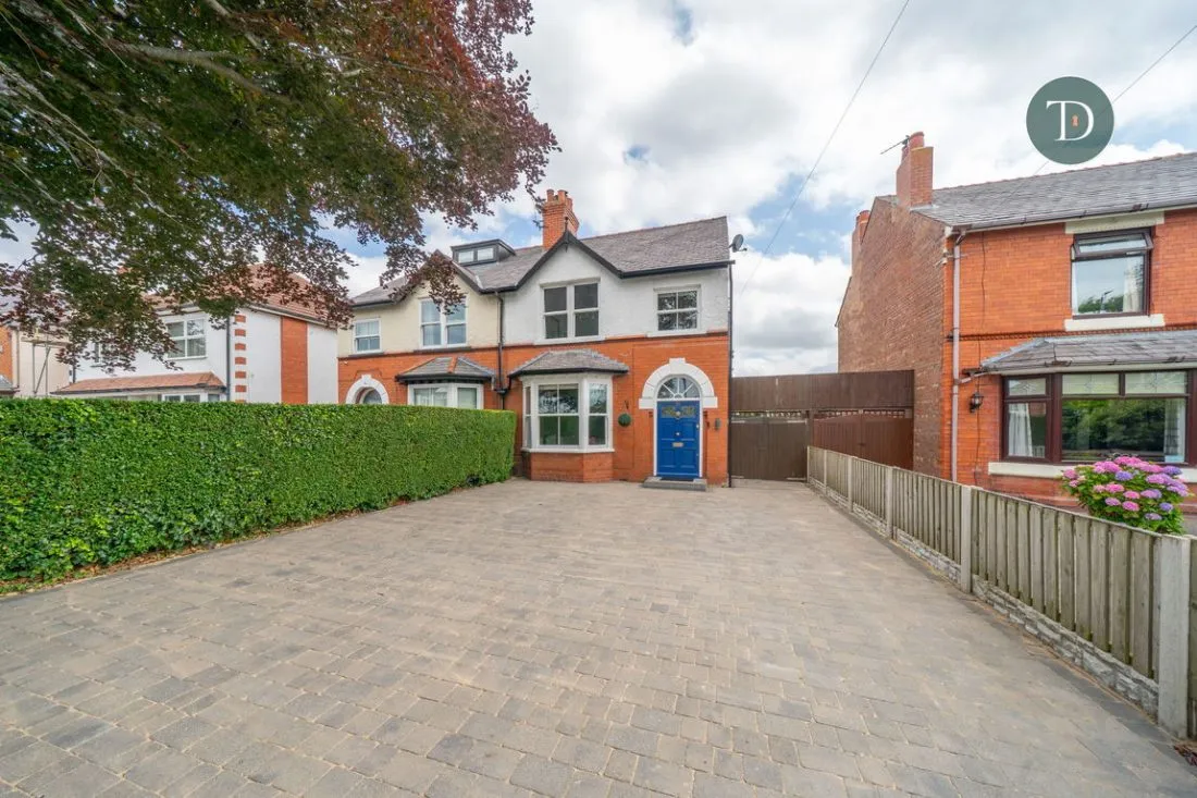 4 bed house for sale — Chester Road, Whitby, CH65 6SB